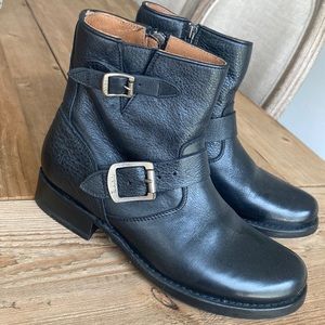The Frye company authentic black leather shortie boots